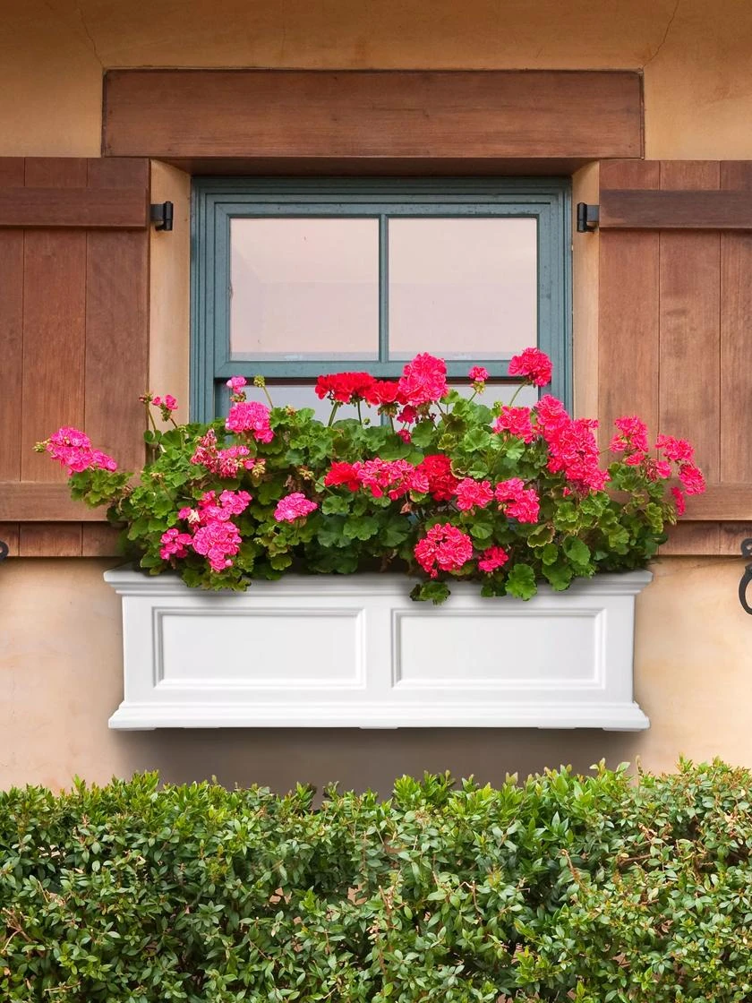 Fairfield Self-Watering Window Box, 3’ 1 Fairfield Self-Watering Window Box, 3’