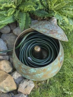 Acorn Hose Pot -Garden Care Sale 3 4 crop 8613361 01V
