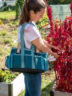 Gardener's Puddle-Proof Tote -Garden Care Sale 8595203 0131