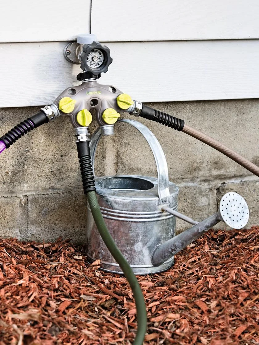 4-Way Faucet Adapter 1 4-Way Faucet Adapter