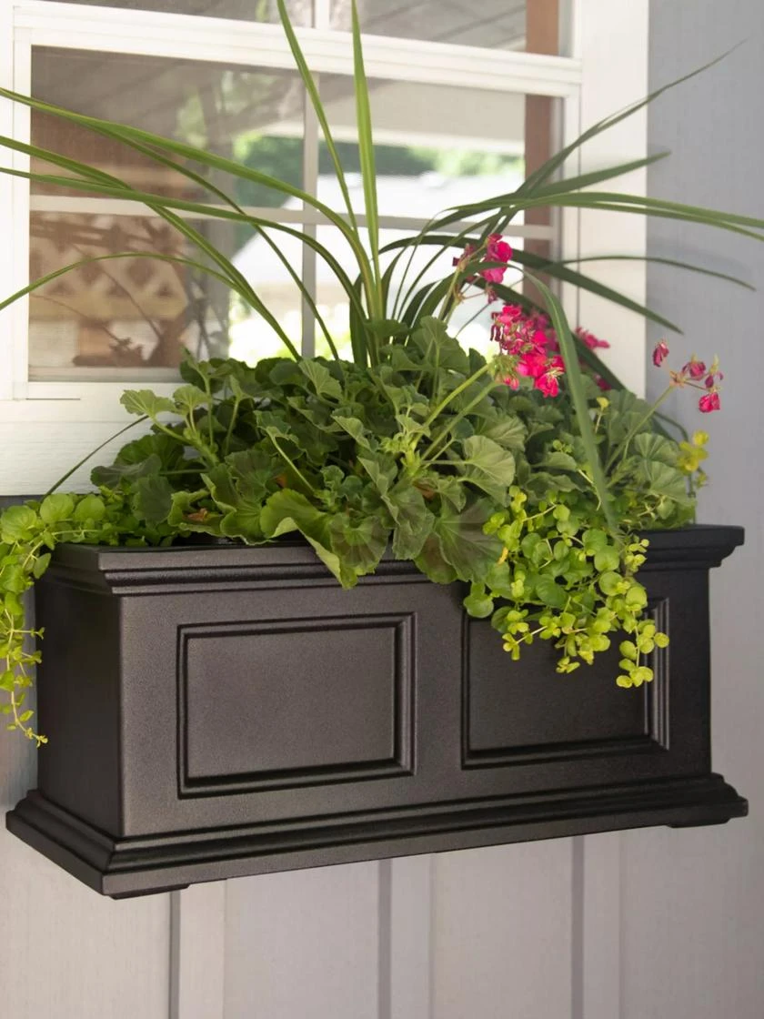 Fairfield Self-Watering Window Box, 2’ 1 Fairfield Self-Watering Window Box, 2’
